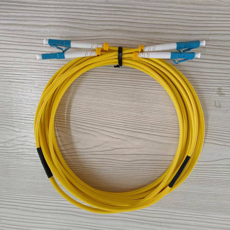 lc/upc-lc/upc 3.0mm G652D PVC 3m Duplex SM
